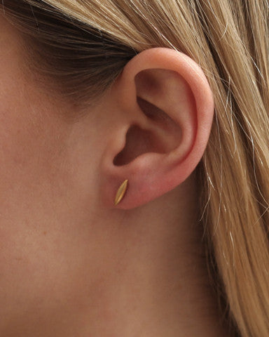 14K Gold Small Tapered Stud Earrings