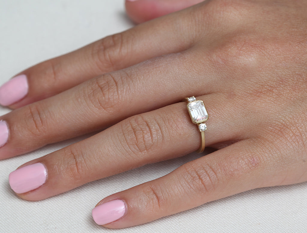 1.50ct Emerald-cut White Diamond & Yellow Gold Gold Ring